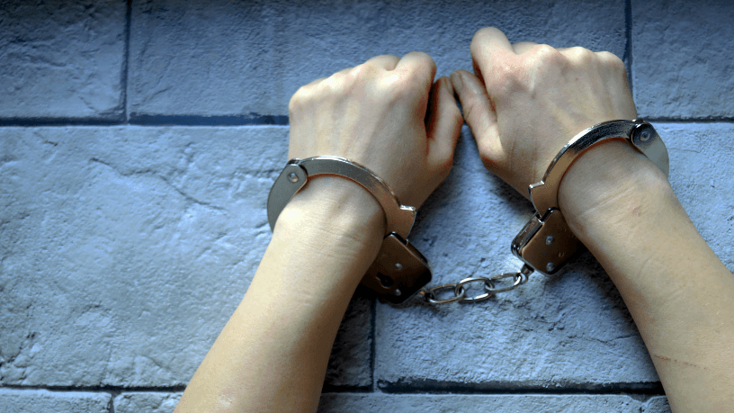 Influenciadora presa por falso sequestro: o impacto das narrativas digitais na confiança pública